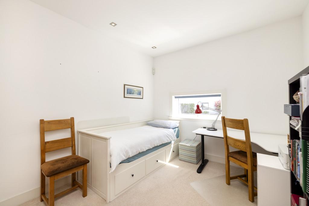 Double Bedroom 5/Study of 1 Brighouse Park Rigg