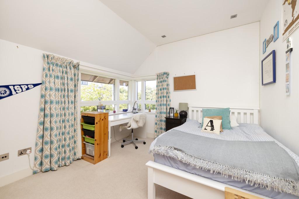 Double Bedroom 4 of 1 Brighouse Park Rigg