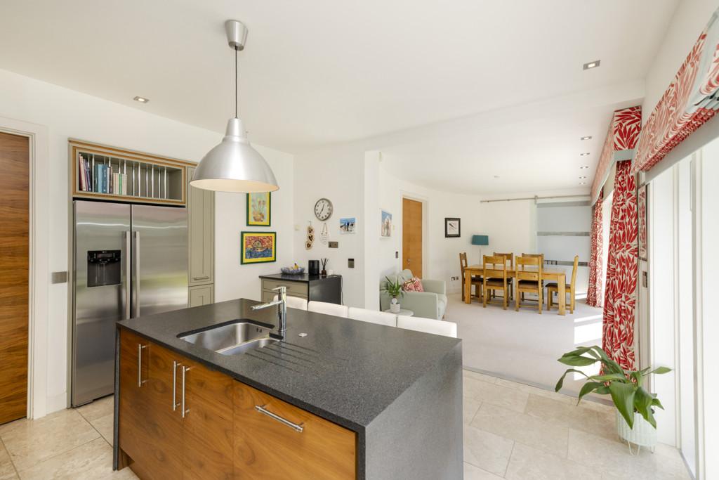 Kitchen of 1 Brighouse Park Rigg