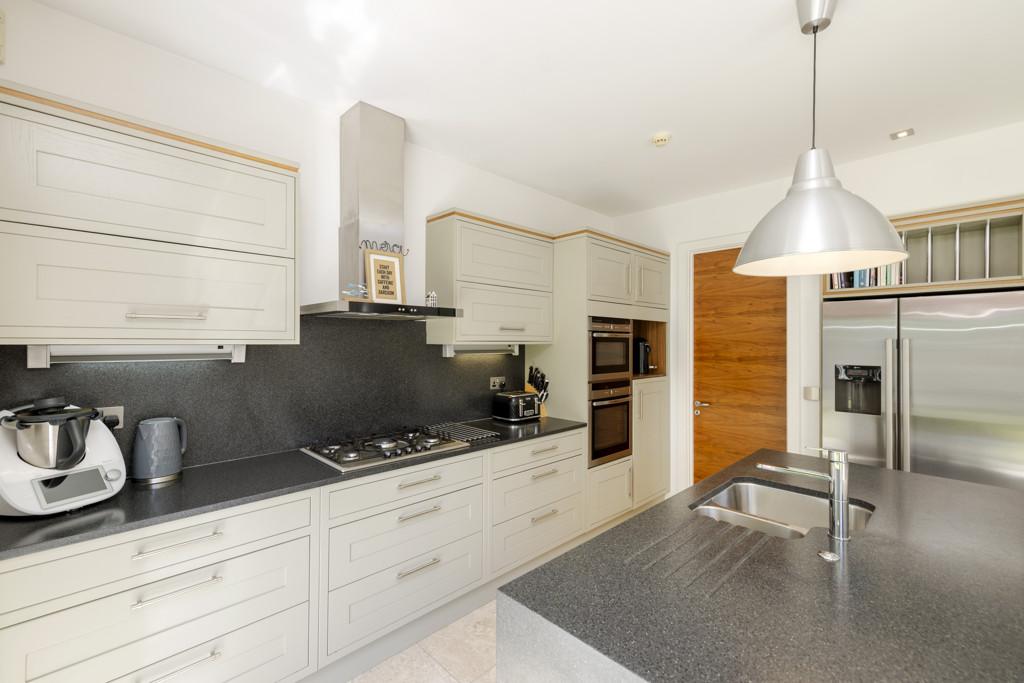 Kitchen of 1 Brighouse Park Rigg