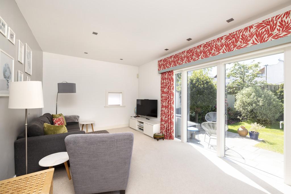 Family Room of 1 Brighouse Park Rigg