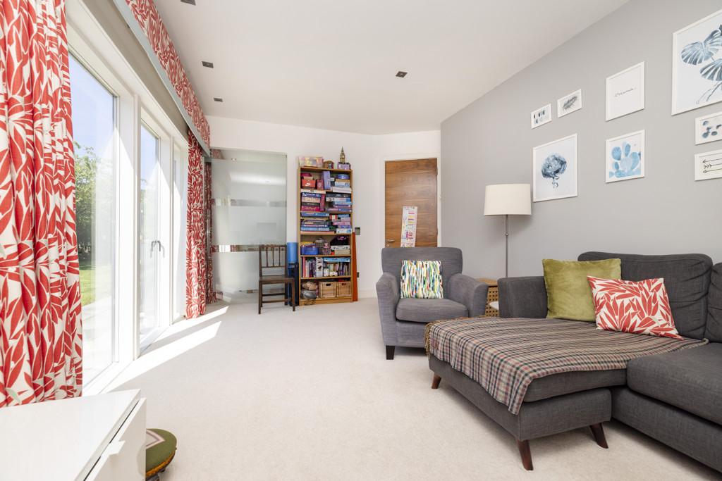Family Room of 1 Brighouse Park Rigg
