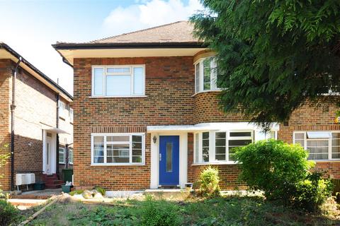 undefined, Queens Road, Kingston Upon Thames KT2