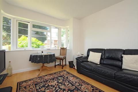 undefined, Queens Road, Kingston Upon Thames KT2