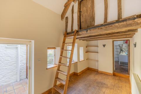 3 bedroom cottage for sale, High Street, Malmesbury, SN16