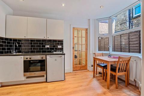 Studio to rent, Fortune Green Road, London, NW6