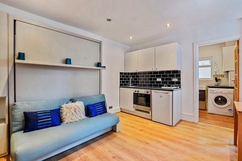 Studio to rent, Fortune Green Road, London, NW6