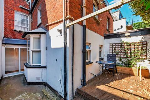 Studio to rent, Fortune Green Road, London, NW6