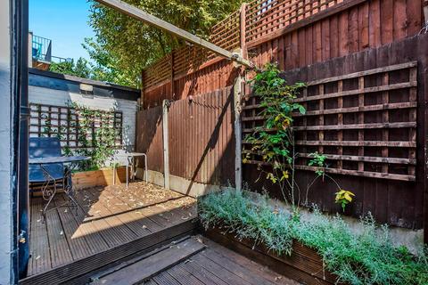 Studio to rent, Fortune Green Road, London, NW6