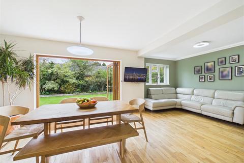 4 bedroom house for sale, Mole Abbey Gardens, West Molesey