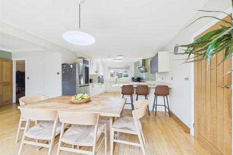 4 bedroom house for sale, Mole Abbey Gardens, West Molesey