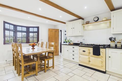 4 bedroom detached house for sale, High Street, Ravensthorpe, NN6 8EH