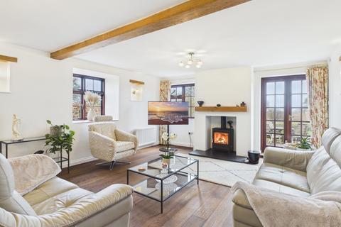 4 bedroom detached house for sale, High Street, Ravensthorpe, NN6 8EH