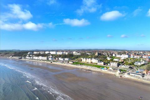 undefined, Deepdene, The Beach, Filey
