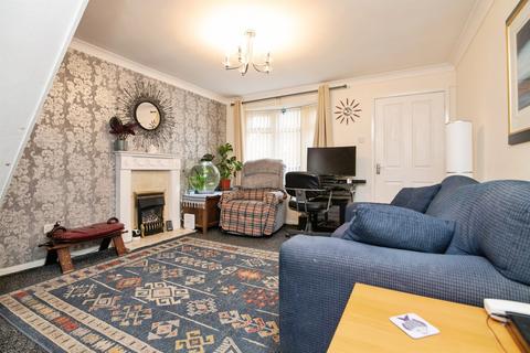 2 bedroom semi-detached house for sale, Denbigh Close, Dudley