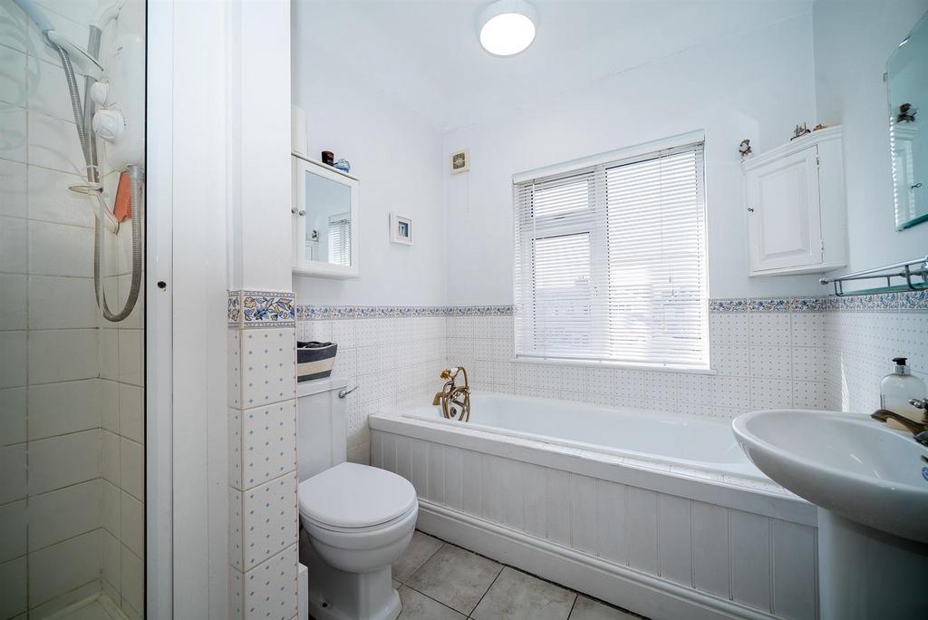 Bathroom picture new.jpg