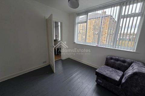 3 bedroom end of terrace house for sale, Field Lane, Dewsbury
