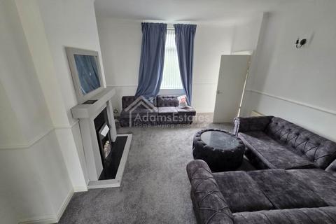 3 bedroom end of terrace house for sale, Field Lane, Dewsbury