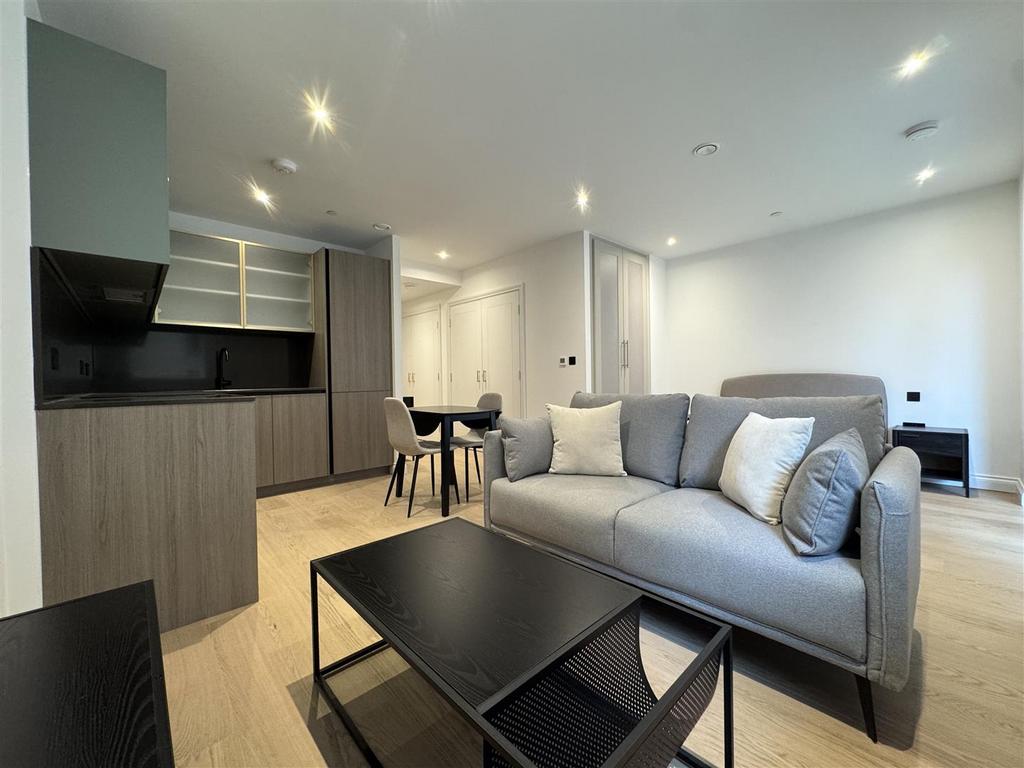 Living Area pic 18.jpeg