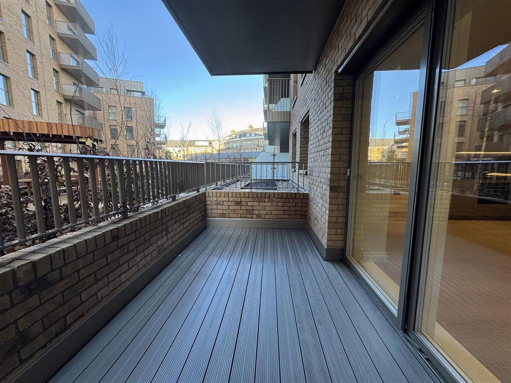 Balcony pic 3.jpeg