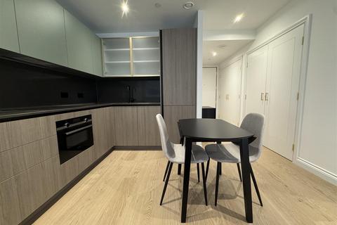 Studio to rent, 1 Potters Road, London SW6