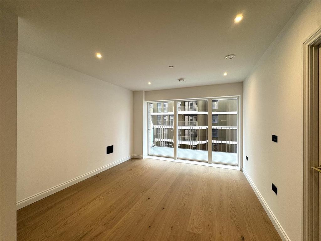 Living Room pic 7.jpeg