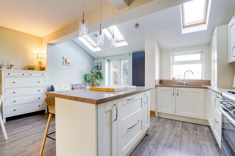 4 bedroom semi-detached house for sale, Spinney Road, Nottingham NG10