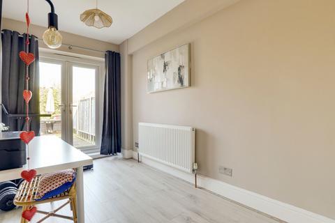 4 bedroom semi-detached house for sale, Spinney Road, Nottingham NG10