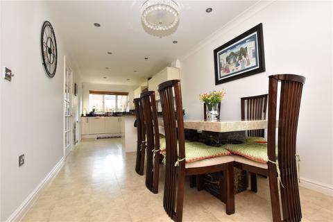 4 bedroom detached house for sale, May Avenue, Churwell, Morley, Leeds