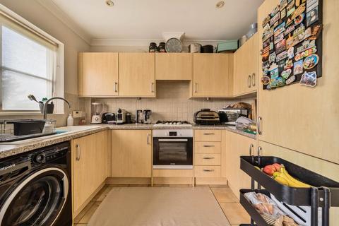 2 bedroom apartment to rent, Cherry Tree Court,  Botley,  OX2