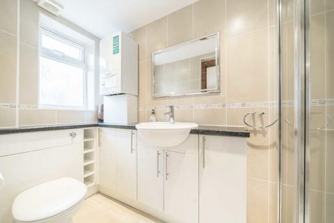 undefined, Boston Gardens, Brentford TW8