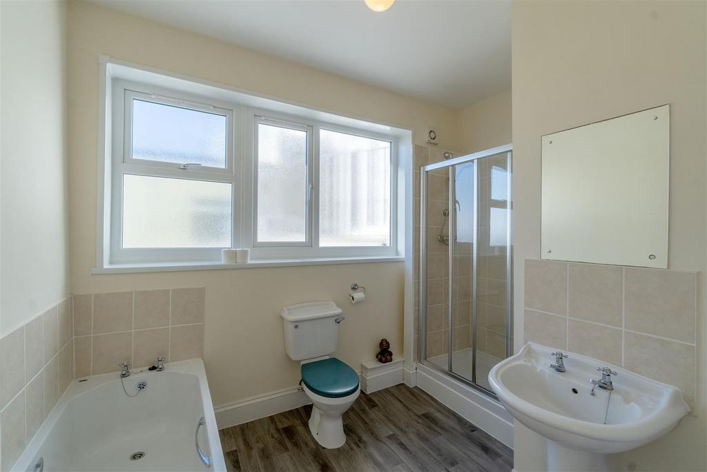 Family Bathroom.jpg