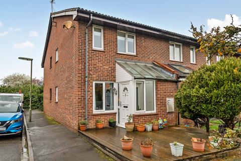 1 bedroom end of terrace house for sale, Kelly Close, Shepperton, TW17