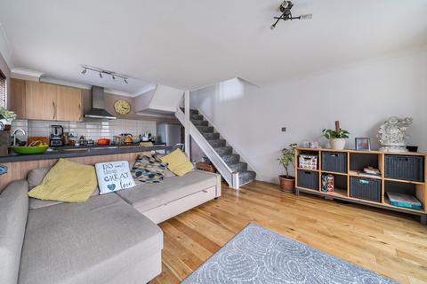 1 bedroom end of terrace house for sale, Kelly Close, Shepperton, TW17
