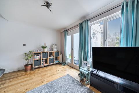 1 bedroom end of terrace house for sale, Kelly Close, Shepperton, TW17