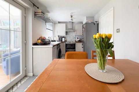 2 bedroom terraced house for sale, Withy Bush, Burgess Hill