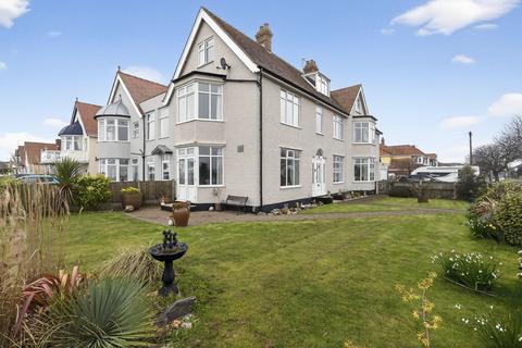 6 bedroom link detached house for sale, Marine Parade, Gorleston on Sea, NR31