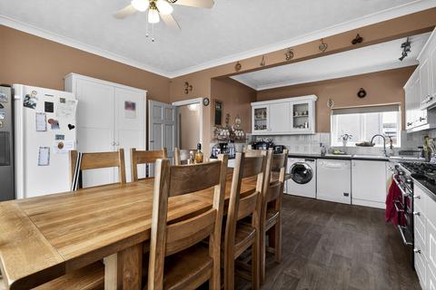 6 bedroom link detached house for sale, Marine Parade, Gorleston on Sea, NR31