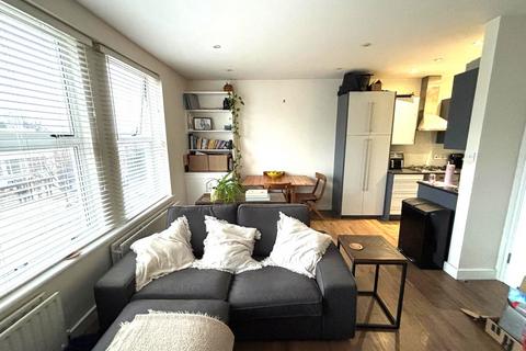 1 bedroom flat to rent, Station Parade Balham High Road, London, SW12