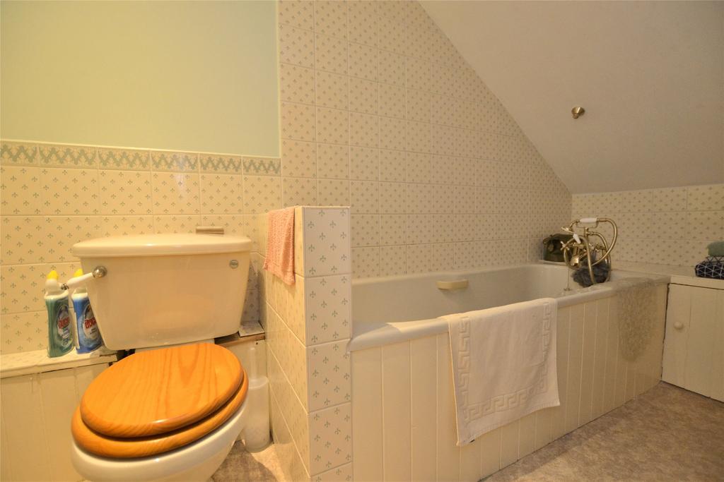 En-Suite Bathroom