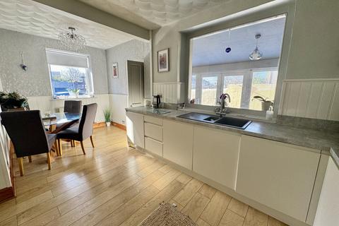3 bedroom end of terrace house for sale, Kingsland Road, Holyhead, Anglesey, LL65