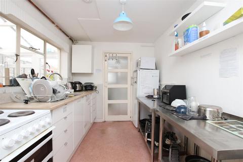 undefined, Lyndhurst Road, Bath BA2