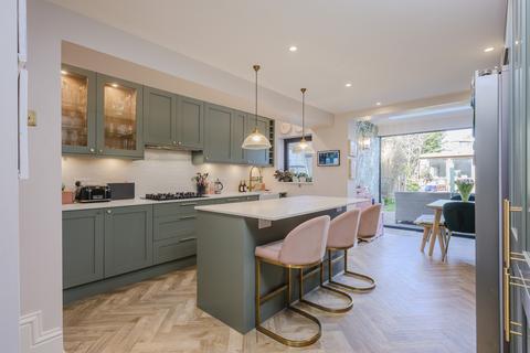 4 bedroom terraced house for sale, Dryden Road, London SW19