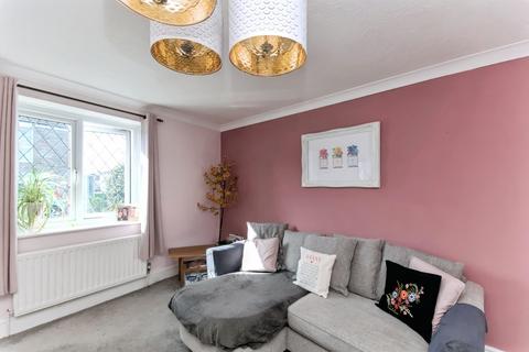1 bedroom ground floor flat for sale, Western Road, Pevensey Bay, Pevensey
