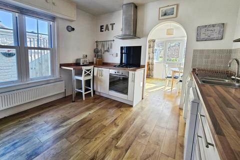 4 bedroom detached house for sale, The Mall, Totland Bay, Isle of Wight