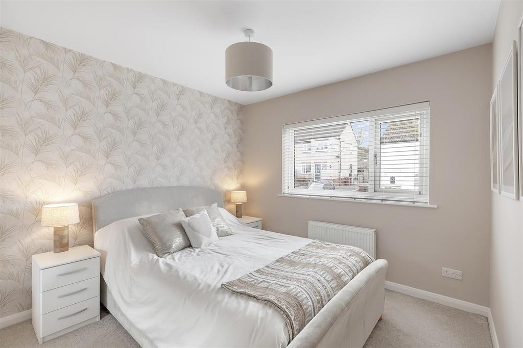Bed 1.jpg