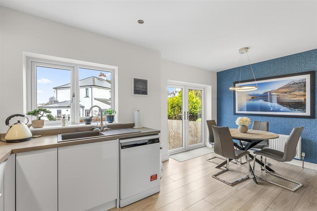 Kitchen 3.jpg
