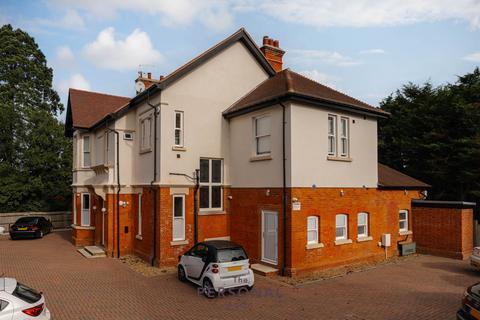undefined, Redwood Drive, Epsom