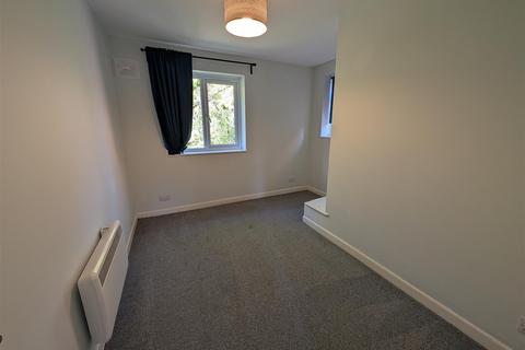 undefined, Linnet Close, Coventry
