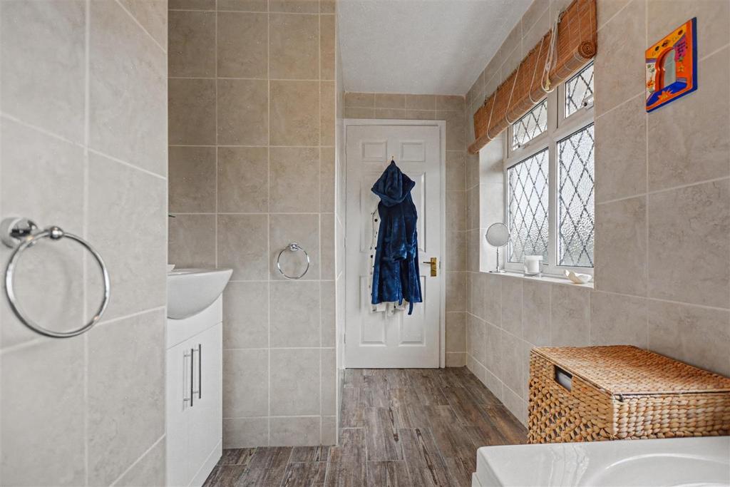 En Suite 3.jpeg